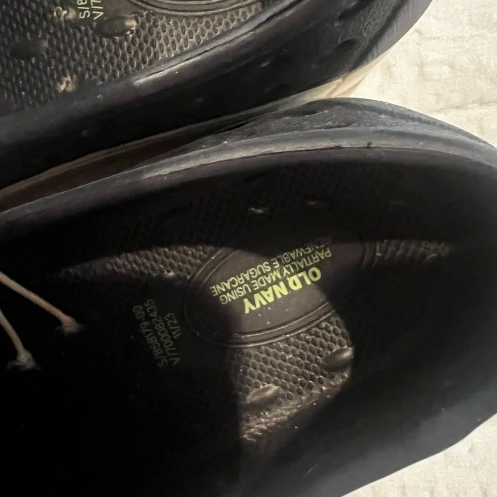 Old navy water shoes kids